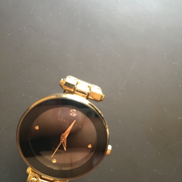 Women’s Anne Klein watch - Picture 3 of 5